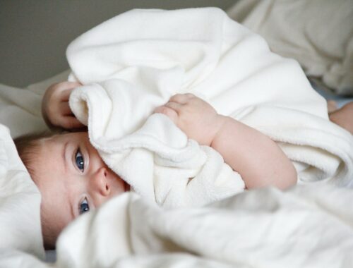 Nachtwäsche für Baby im Sommer